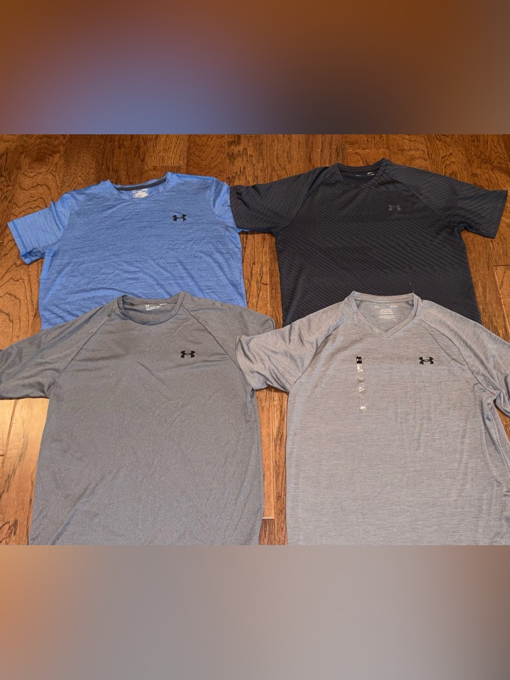 Under Armour Loose Fit Heat Gear Tech T Shirts Size Large Lot of 4